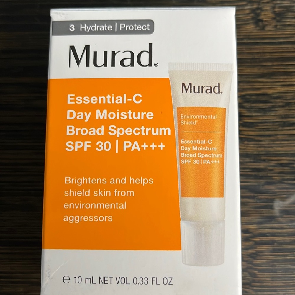 5 of Murad Essential C Day Moisture Broad Spectrum SPF 30 PA+++